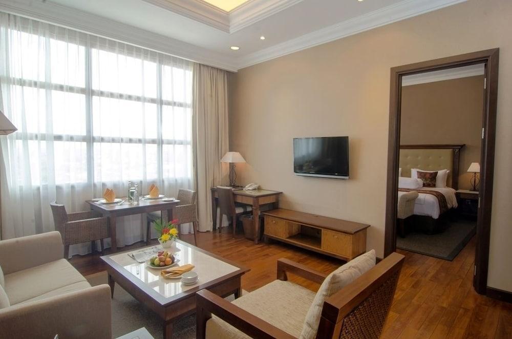 The Sunan Hotel Solo Экстерьер фото
