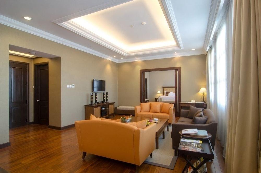 The Sunan Hotel Solo Экстерьер фото