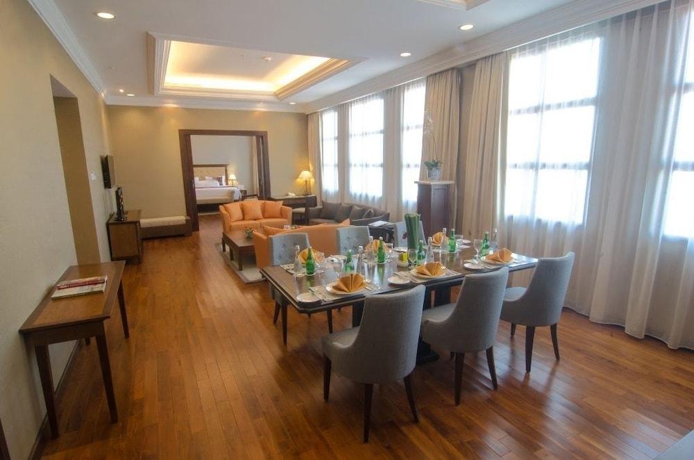 The Sunan Hotel Solo Экстерьер фото