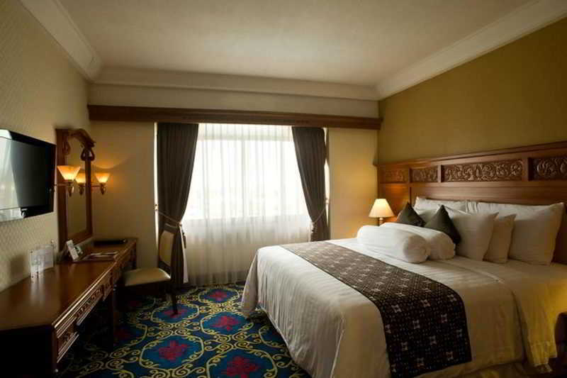 The Sunan Hotel Solo Экстерьер фото